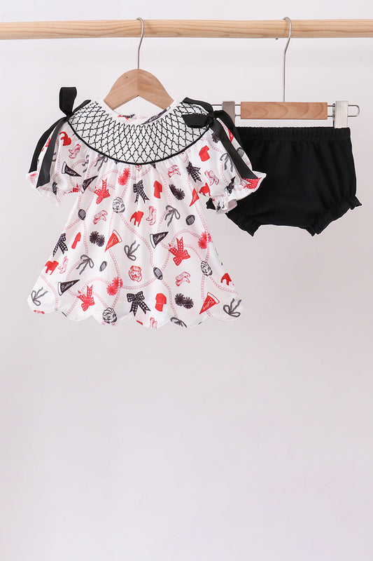 The Bulldawgs and Bows set